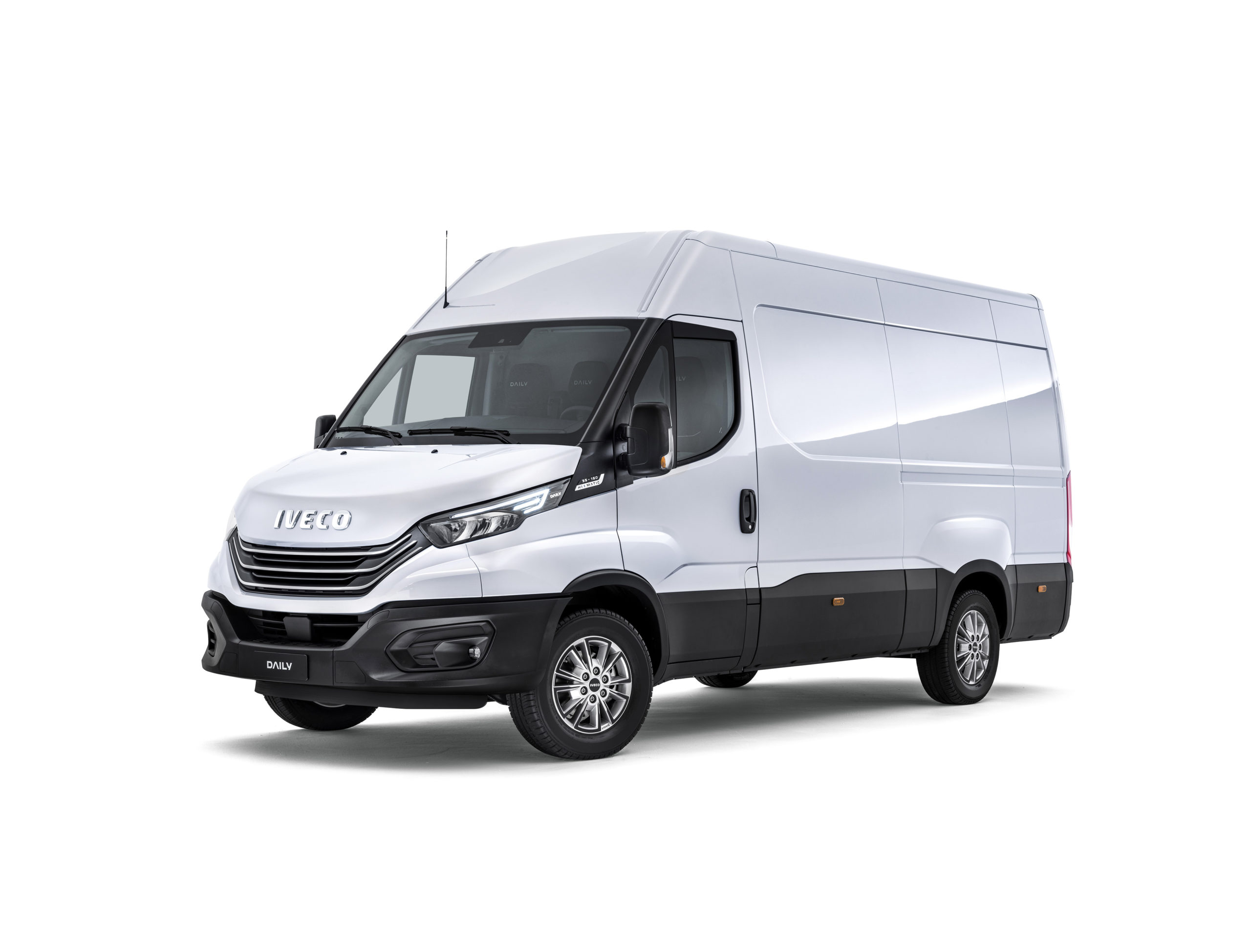 Iveco Daily 2019. Iveco Daily гибрид. Iveco Daily 2016. Iveco Daily цельнометаллический. Ивеко дейли цельнометаллический