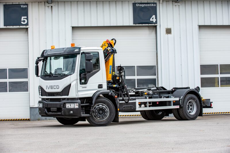 IVECO Eurocargo ML180E28 hákový nakladač CSAO + ruka COPMA 78.2 - SKLADOM